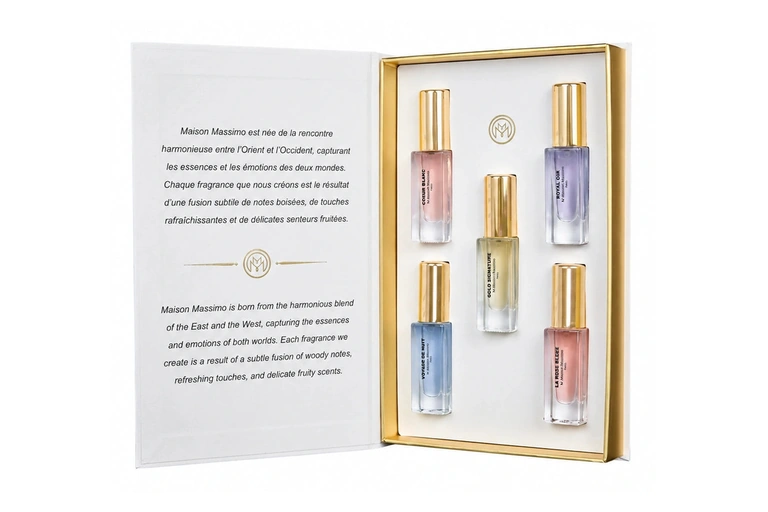 Coffret Découverte Maison Massimo ouvert, avec ses cinq miniatures de 5 ml.